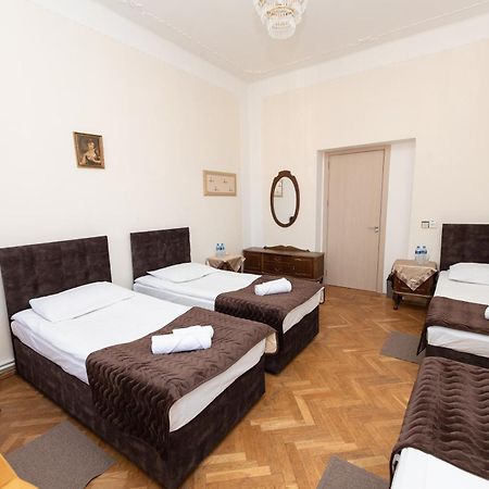 Anna'S Guest House Gori Exteriér fotografie