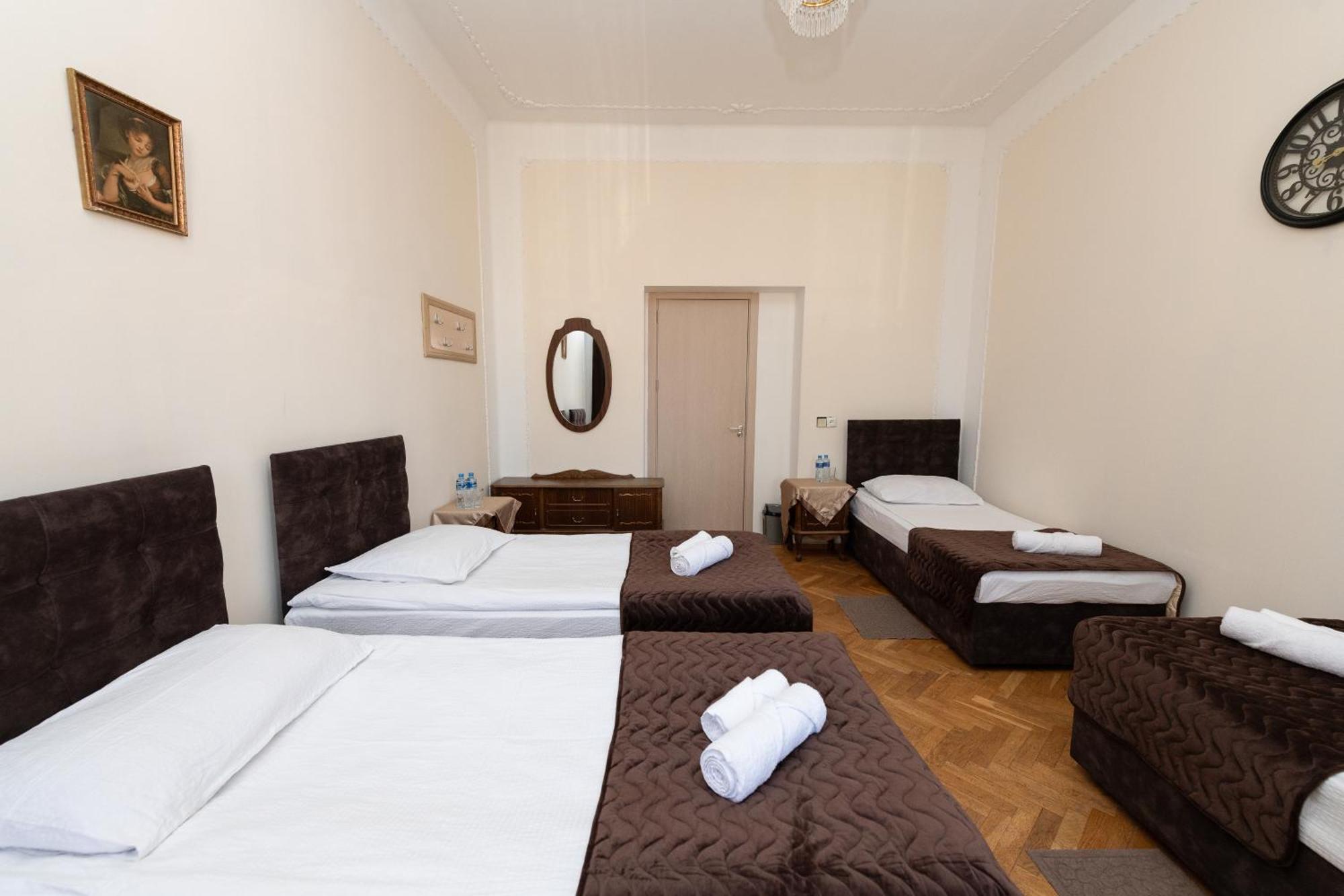 Anna'S Guest House Gori Exteriér fotografie