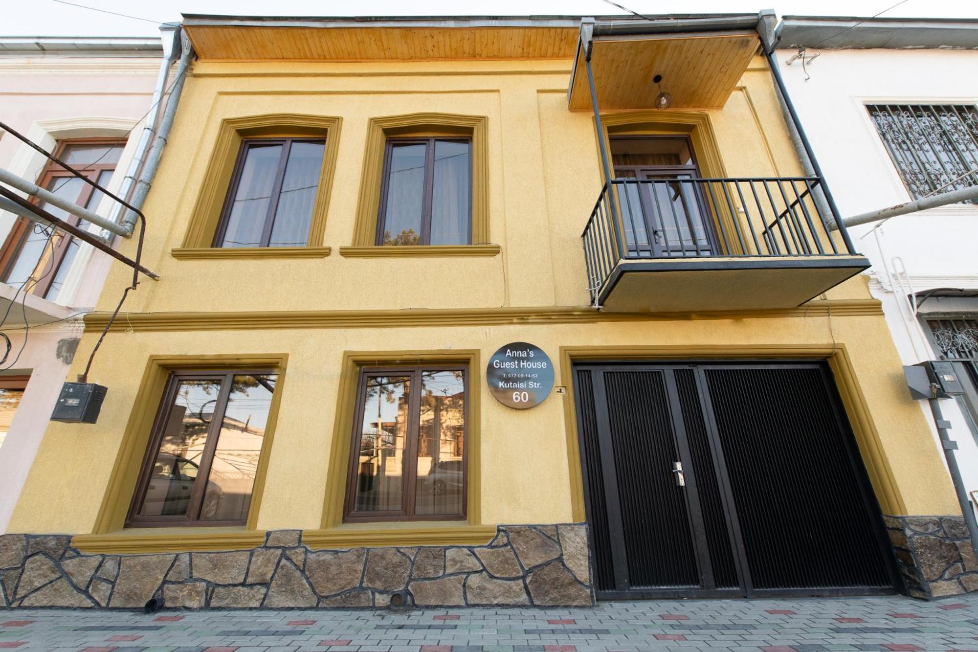 Anna'S Guest House Gori Exteriér fotografie