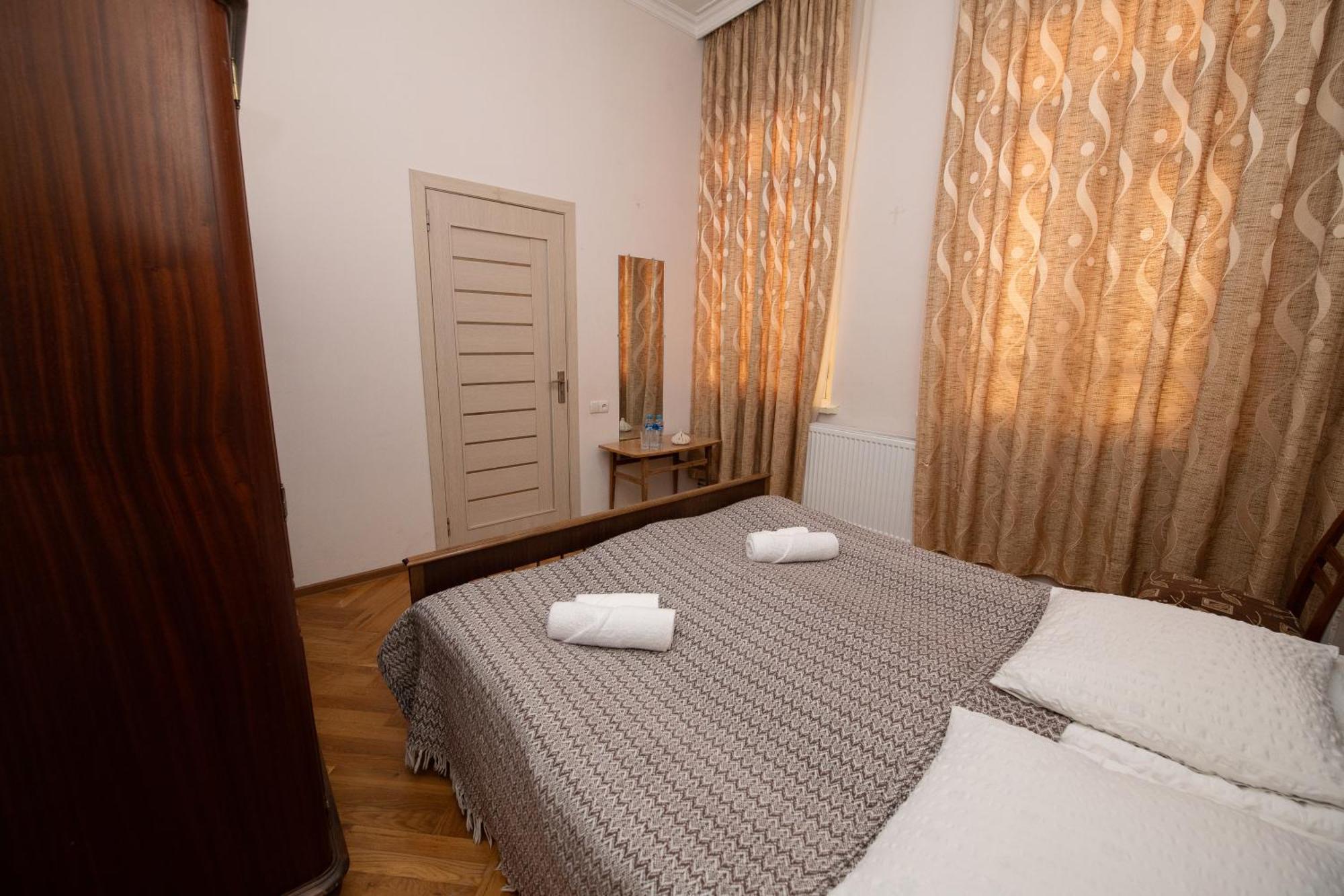 Anna'S Guest House Gori Exteriér fotografie